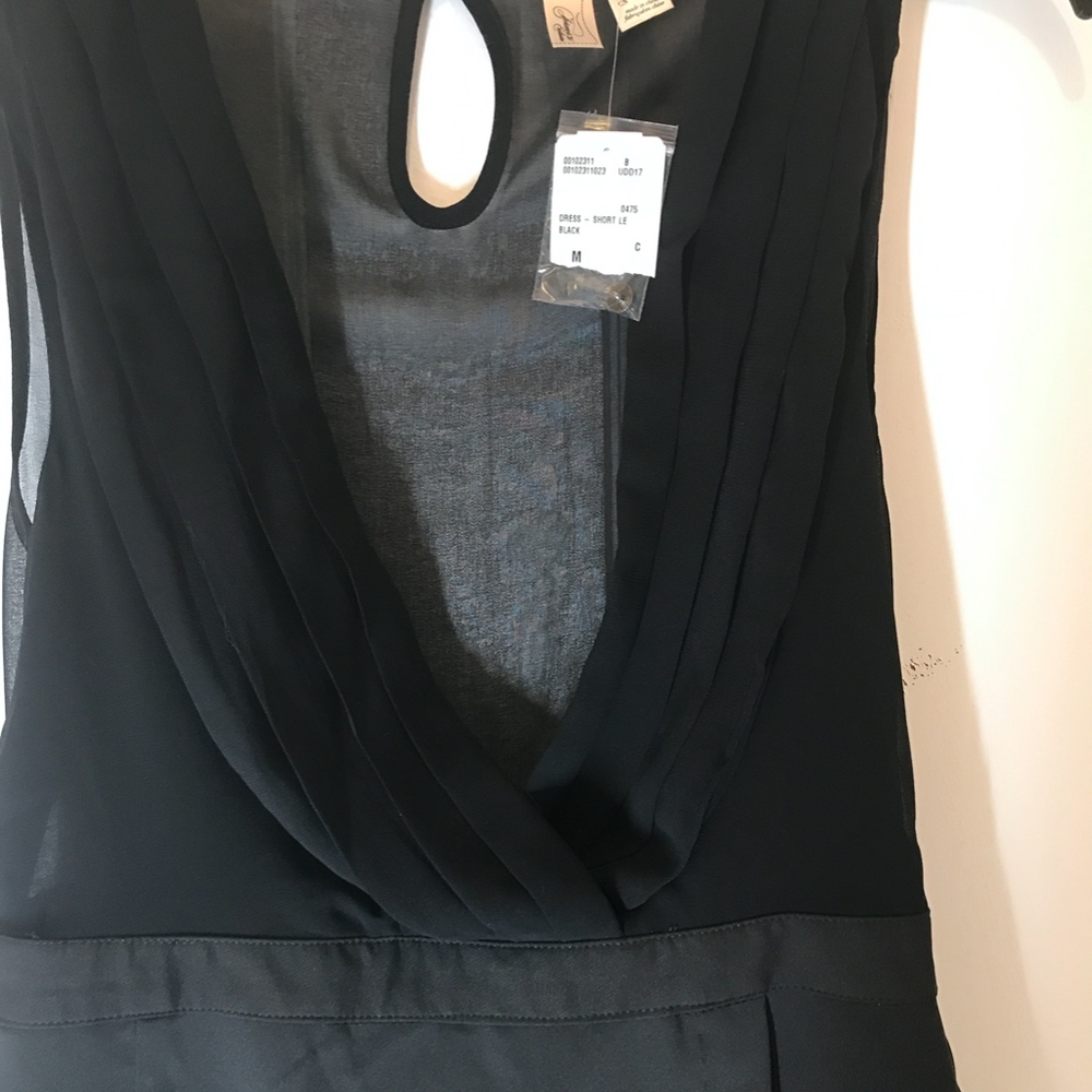 Dress - Picture 4 of 4